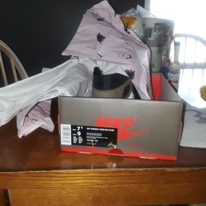 Travis Scott retro 1s